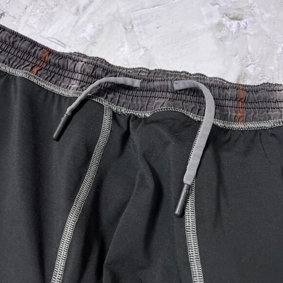 Lululemon Run Response Short Liner 9" SIZE M Gray Plaid Running Training FLAW - Picture 4 of 9